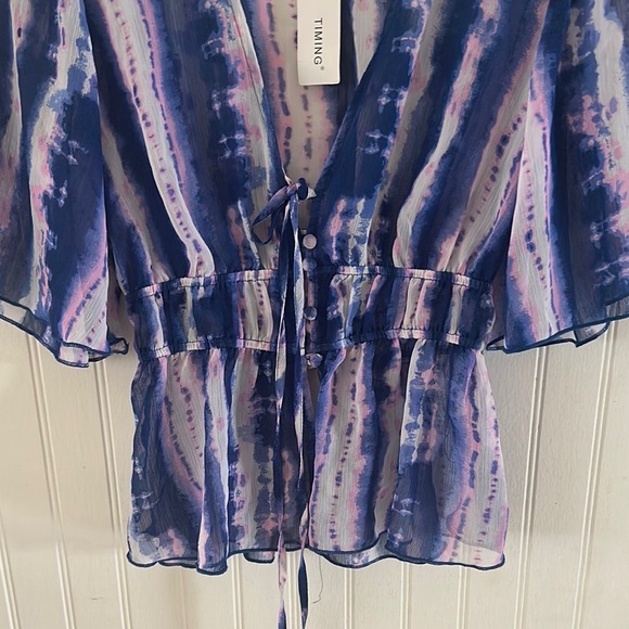 New! Timing Multicolor V-Neck Top sz Small - Picture 7 of 7